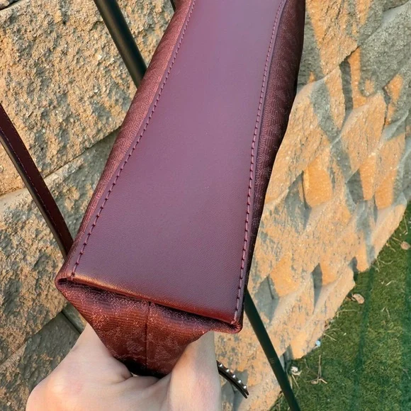 Michael Kors 2way carry crossbody burgandy w/ sparkle bag, silver hardware NWOT - Picture 5 of 16